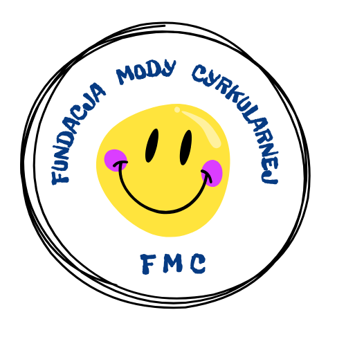 Fundacja Mody Cyrkularnej logo przedstawia uśmiechniętą żółtą twarz w stylu emoji