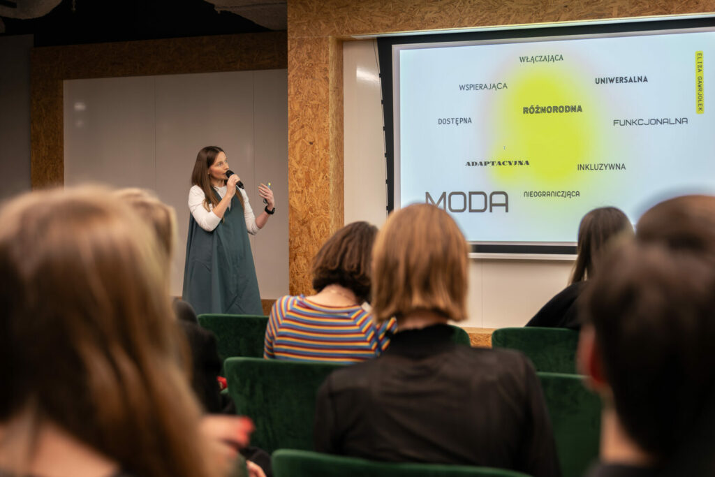 Eliza Gawrjołek moda adaptacyjna Responsible Fashion Business Fashion Revolution Polska