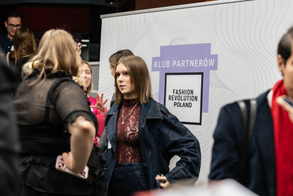 Responsible Fashion Business Fashion Revolution Polska foyer 2